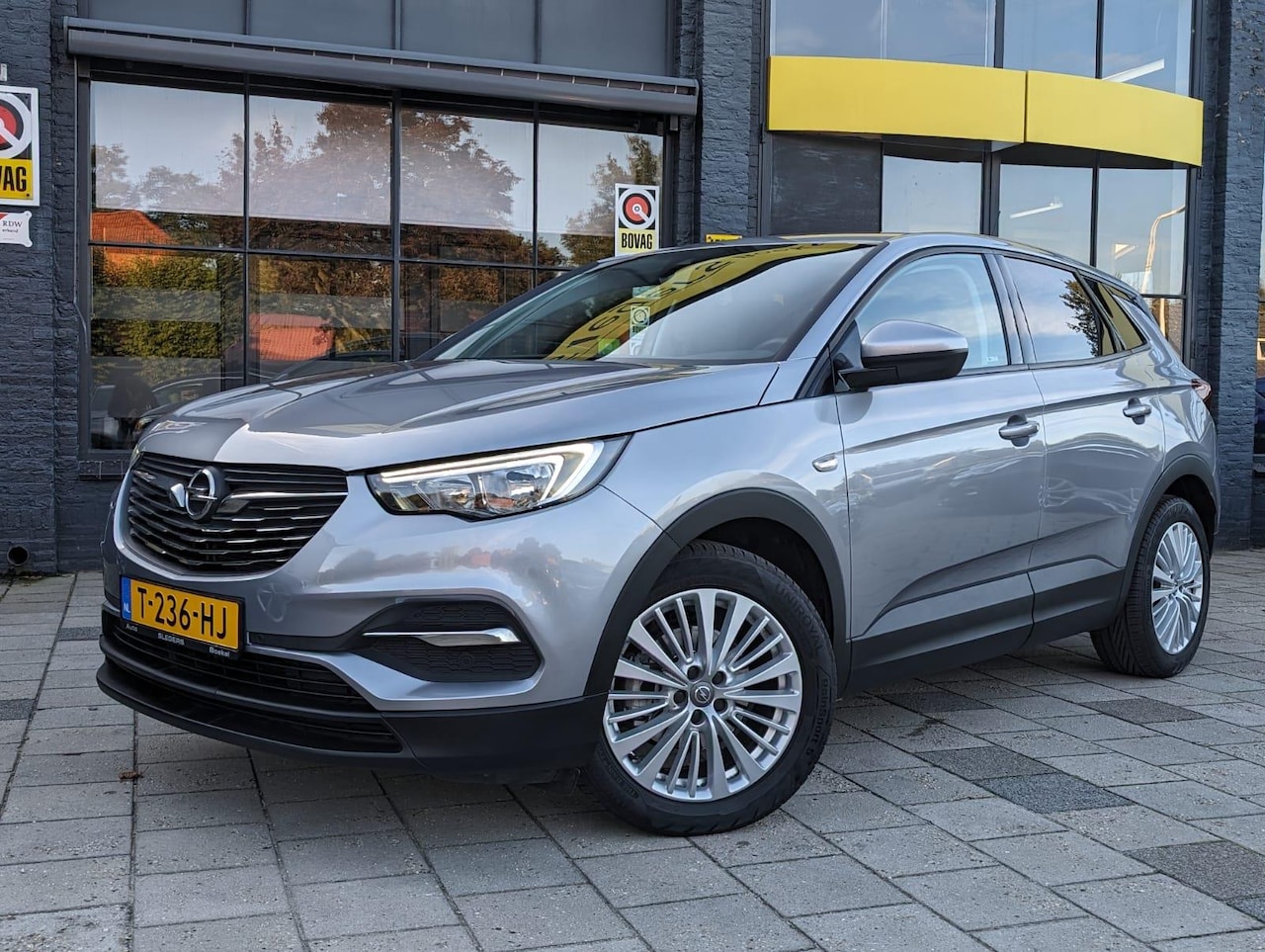 Opel Grandland X - 1.2 Turbo Innovation 131pk I Park. Camera I Climate + Cruise contr I Apple Carpl/ Android - AutoWereld.nl