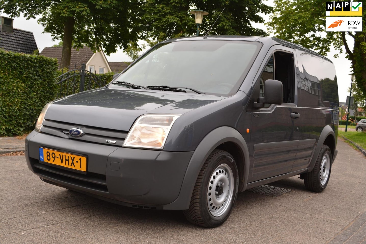 Ford Transit Connect - 1.8 TDCi veevervoer gekeurd door RDW - AutoWereld.nl