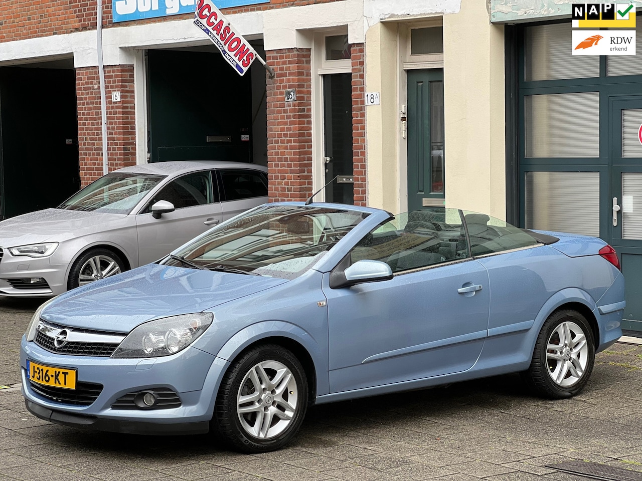 Opel Astra TwinTop - 1.6 Cosmo-cabrio-airco-nette auto-liefhebber - AutoWereld.nl