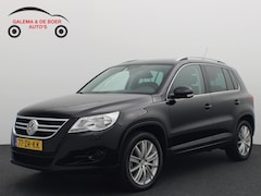 Volkswagen Tiguan - 1.4 TSI 150PK Sport&Style 4Motion 1STE EIG / GROOT NAVI / CLIMA / PDC / CRUISE / NL-AUTO /