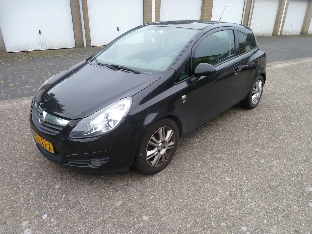 Opel Corsa - 1.2-16V '111' Edition 1.2-16V '111' Edition - AutoWereld.nl