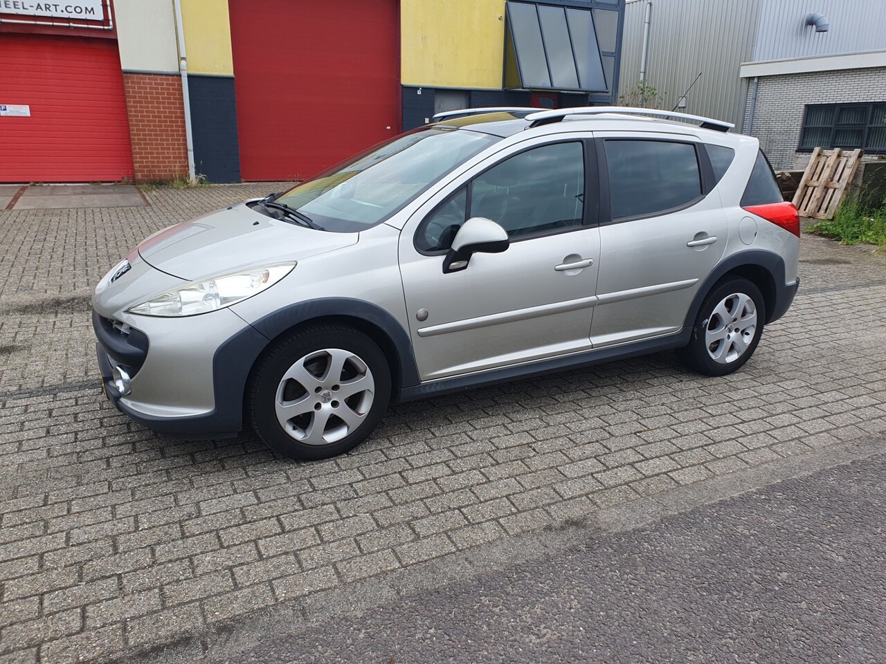 Peugeot 207 SW Outdoor - 1.6 VTi XS 1.6 VTi XS - AutoWereld.nl