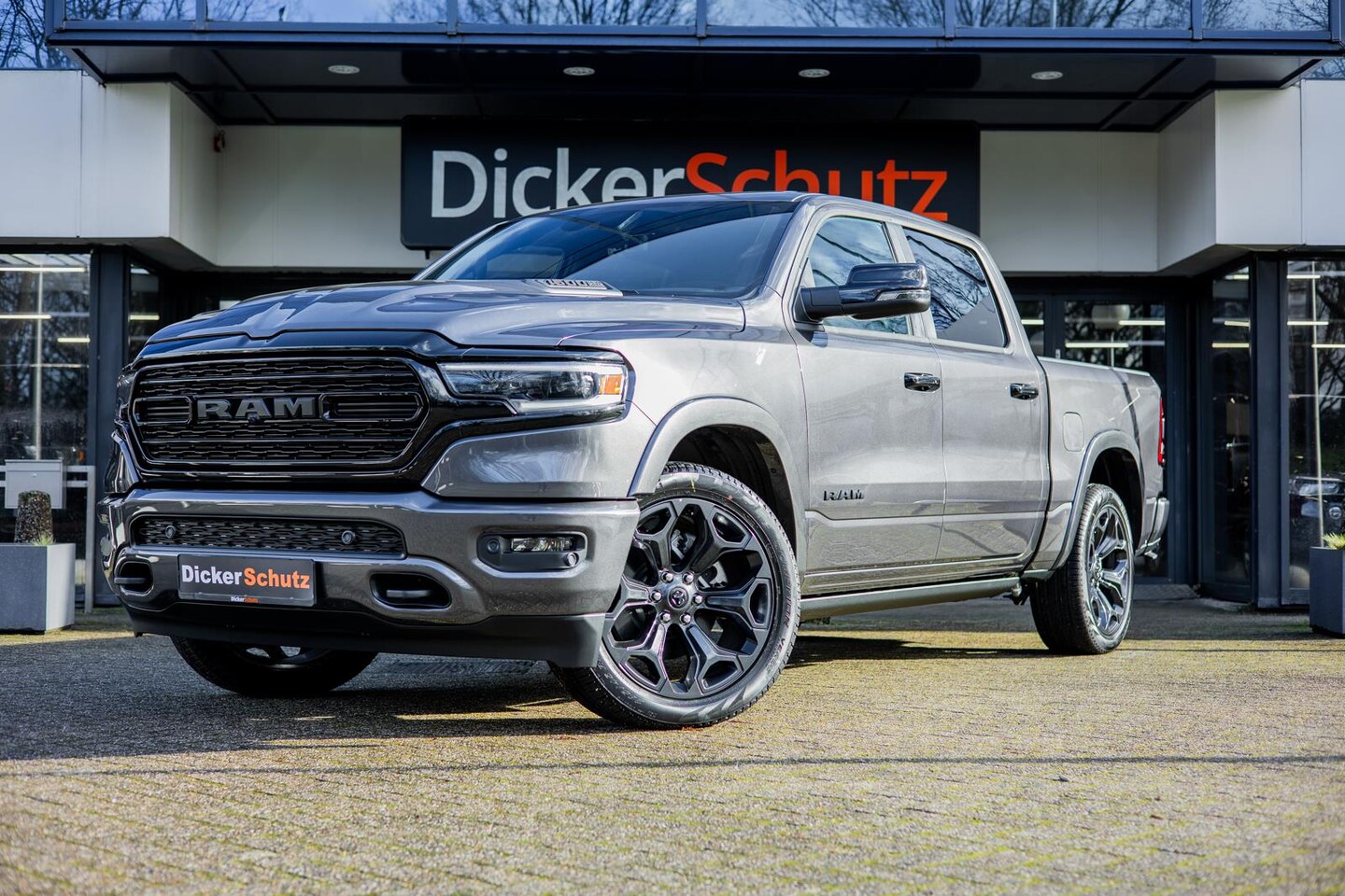 Dodge Ram 1500 - Limited Night Edition. Uit voorraad leverbaar! - AutoWereld.nl