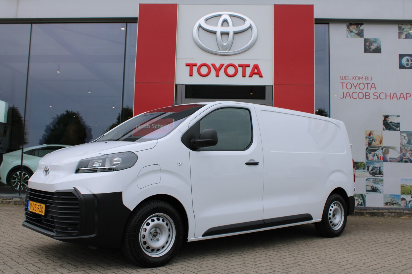 Toyota ProAce Electric Worker - Challenger Extra Range 75 kWh | 3-zits | Nieuw model | Snel leverbaar | Apple Carplay en A - AutoWereld.nl