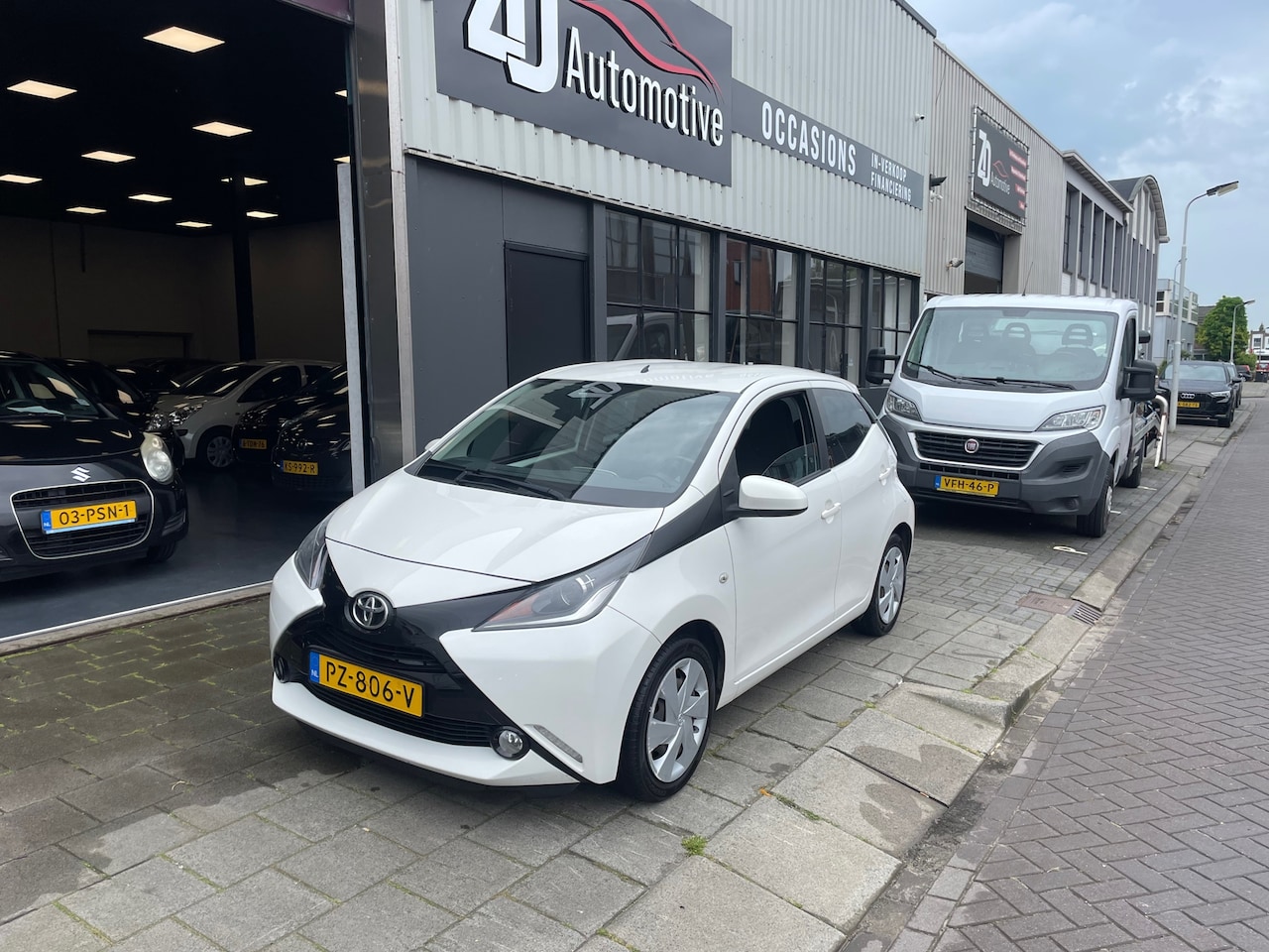 Toyota Aygo - 1.0 VVT-i x-play 1E Eigenr BTW Camera NAP - AutoWereld.nl