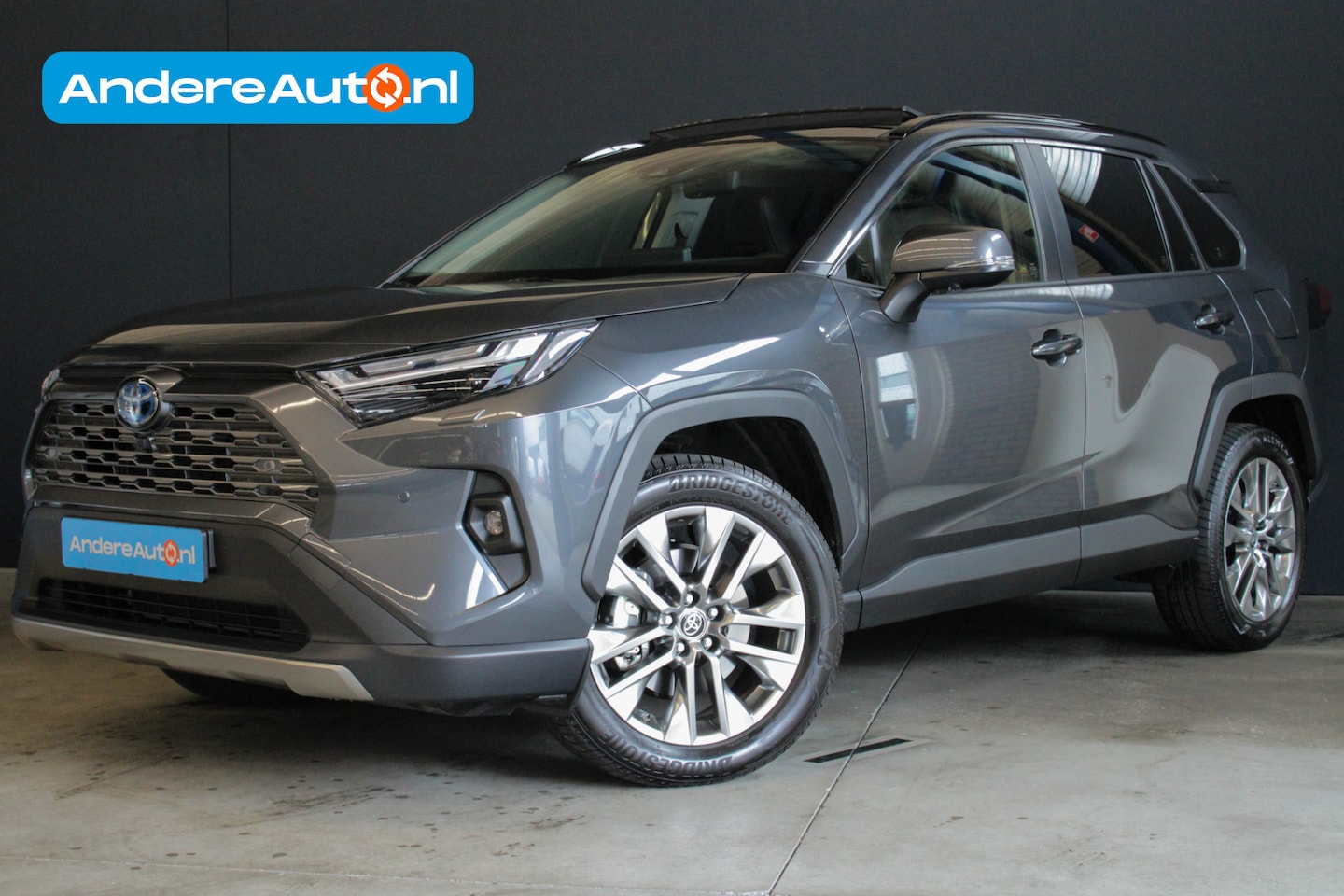 Toyota RAV4 - 2.5 Hybrid AWD Executive |1650KG|pano|JBL|leder|memory|stoelkoeling|360camera| - AutoWereld.nl