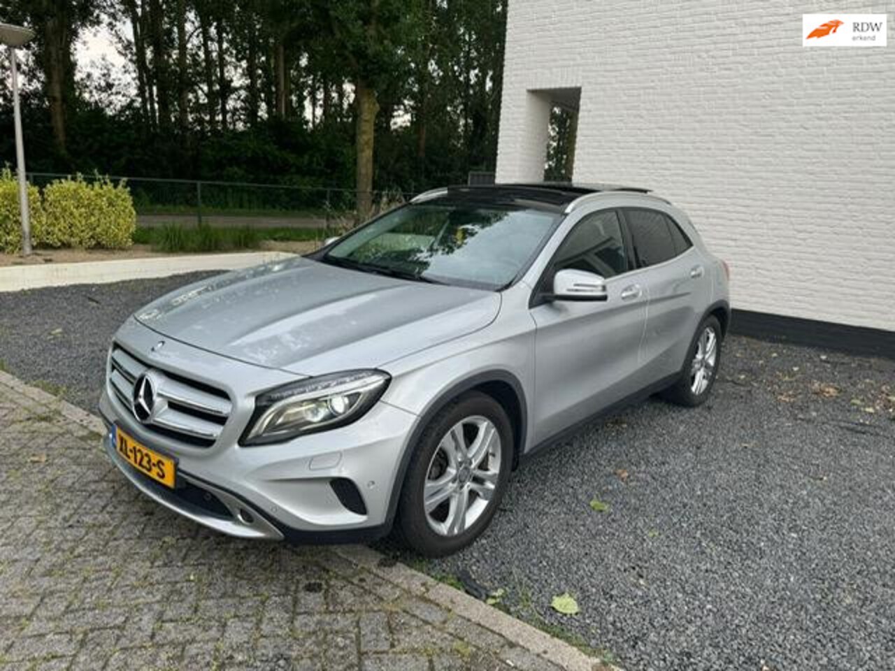 Mercedes-Benz GLA-Klasse - 200 Edition 1 automaat panoramadak trekhaak - AutoWereld.nl