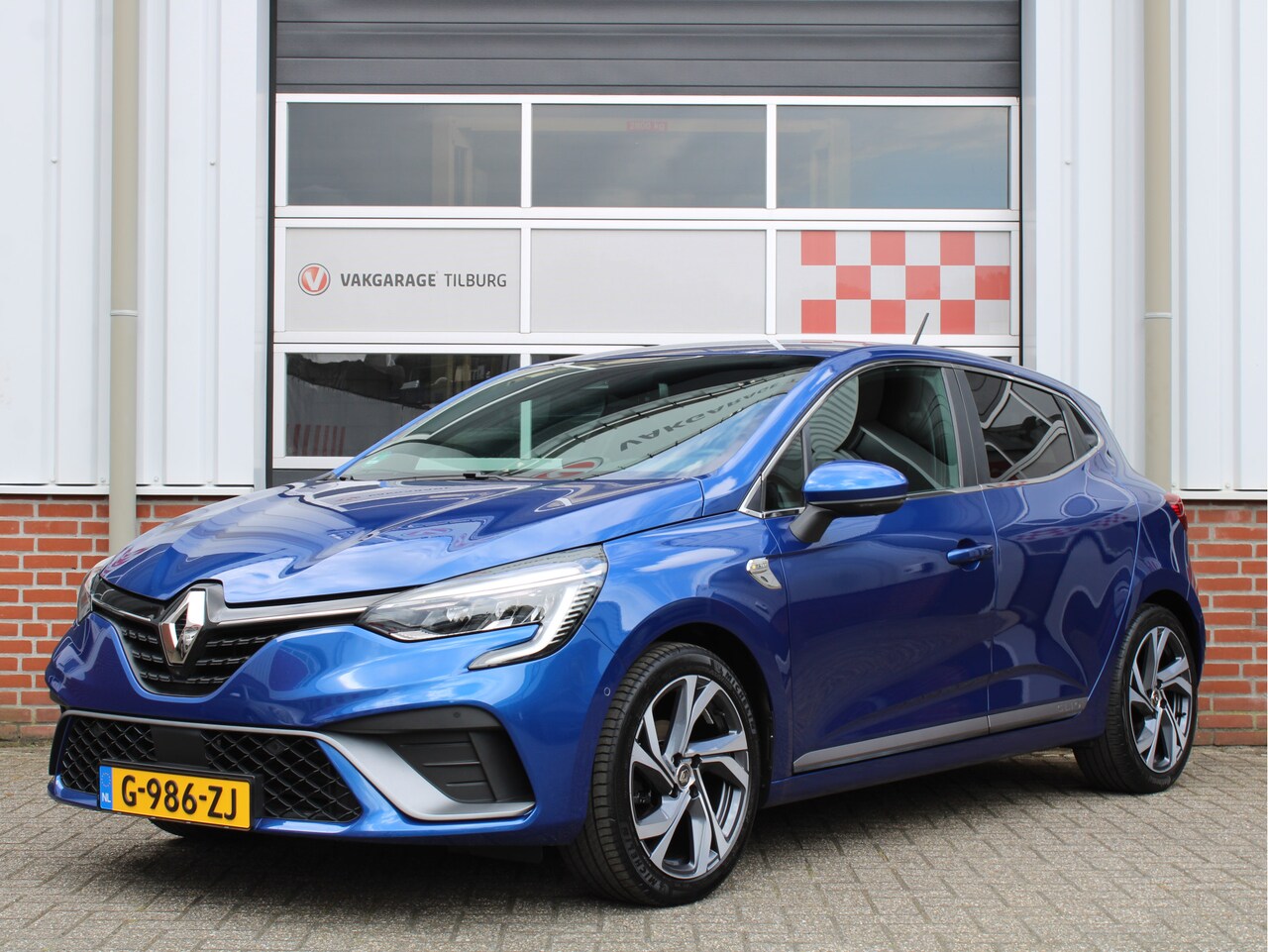 Renault Clio - 1.0 TCe 100PK R.S. Line /NAVI/PDC/360° Camera/17'LM/Trekhaak/Adapt. Cruise control/DAB+/LE - AutoWereld.nl