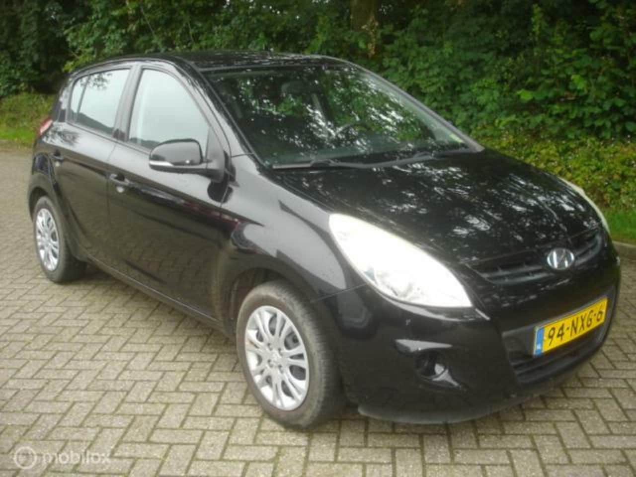 Hyundai i20 - 1.2i Business Airco Klepstoters licht hoorbaar. - AutoWereld.nl