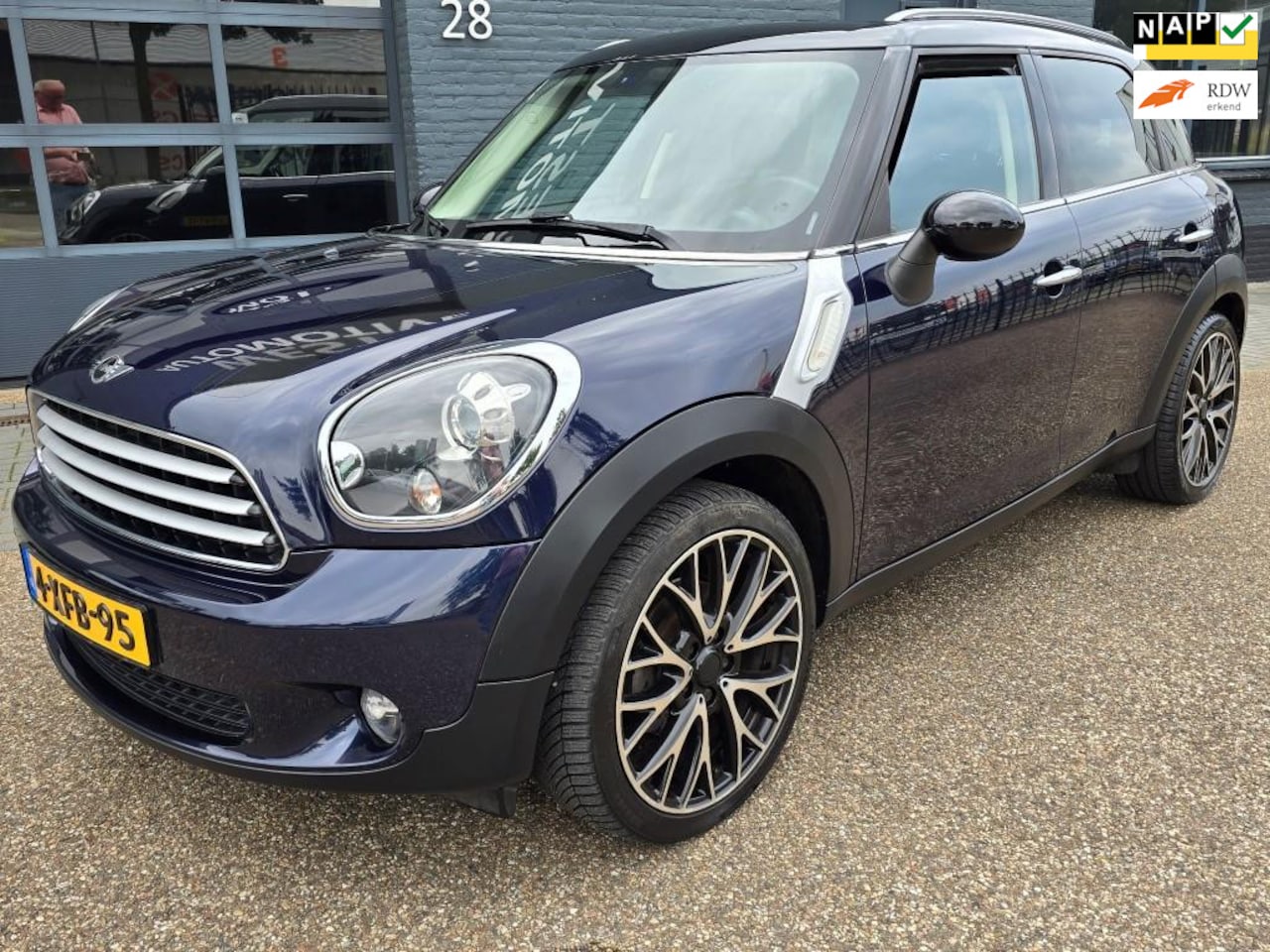 MINI Countryman - Mini 1.6 Cooper D Edition NAVIGATIE RIJDT PERFECT - AutoWereld.nl