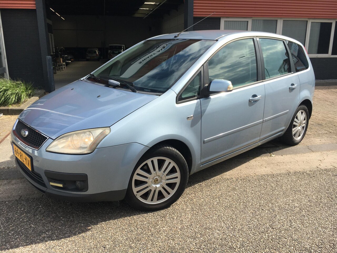 Ford Focus C-Max - 2.0-16V Ghia Bluetooth | Climate Controle | Cruise Controle | Licht metalen velgen | Zonne - AutoWereld.nl