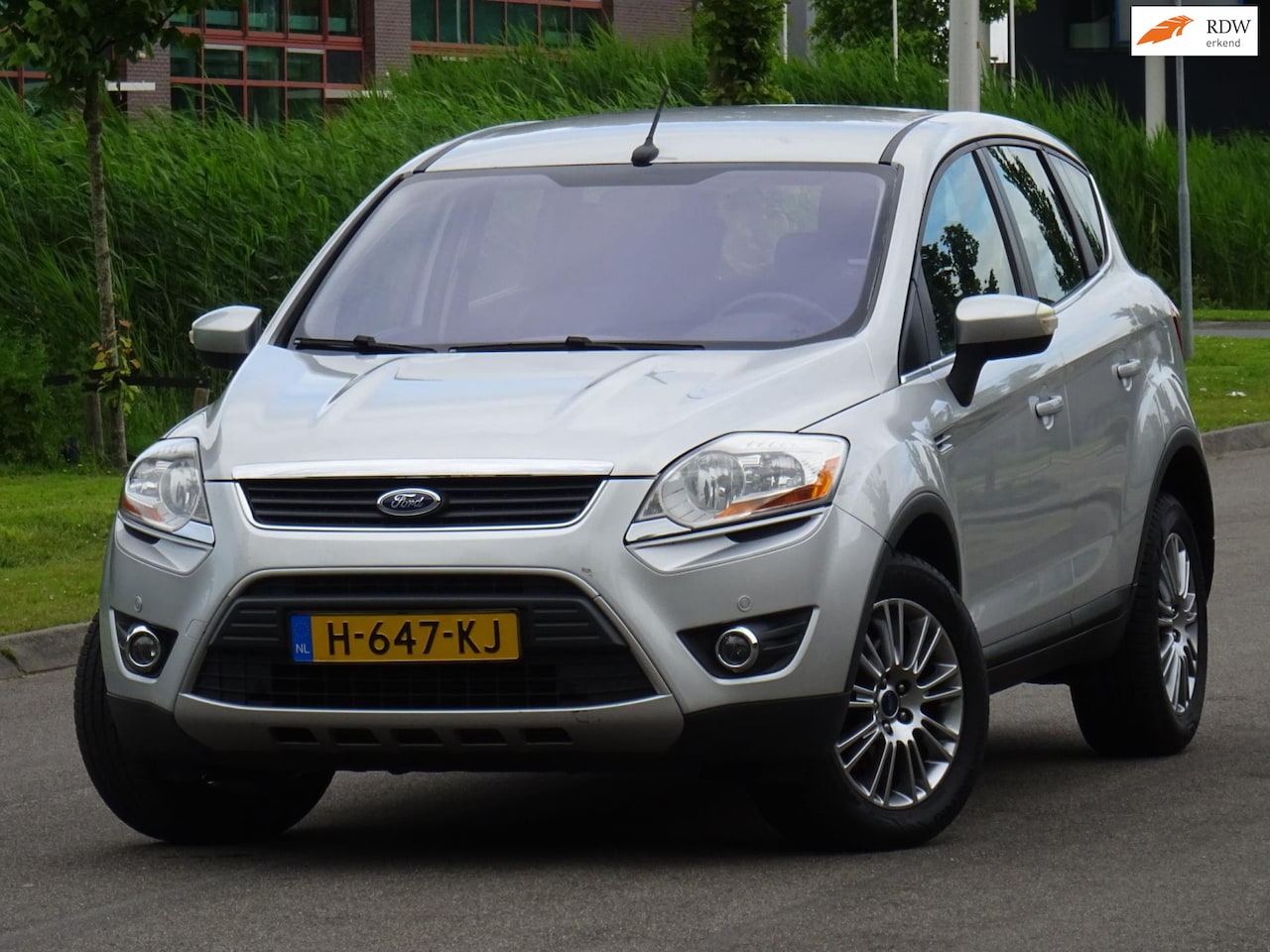 Ford Kuga - 2.5 20V Titanium BJ2010 AUT. NAVI/CRUISE/PDC/APK - AutoWereld.nl