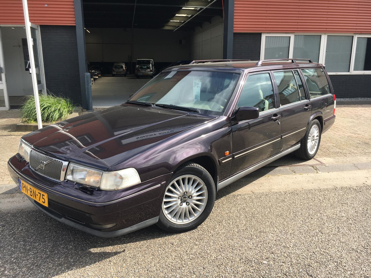 Volvo 960 - 2.5 Luxury-Line Automaat | Climate controle | Cruise Controle | Dakrailing | Leren bekledi - AutoWereld.nl