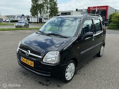 Opel Agila - 1.2-16V Essentia (paar deukjes)