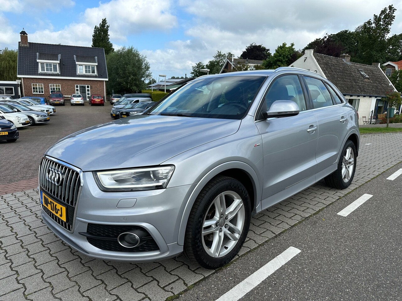 Audi Q3 - 1.4 TFSI Sport Edition S-Line, Camera, PDC, Trekhaak wegklapbaar, Xenon, Stoelverwarming - AutoWereld.nl