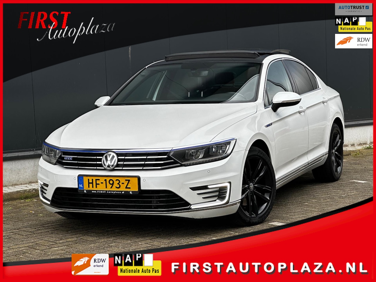 Volkswagen Passat - 1.4 TSI GTE Highline AUTOMAAT VIRTUEEL/PANO/SFEER/STOELVERW. | NETTE AUTO ! - AutoWereld.nl