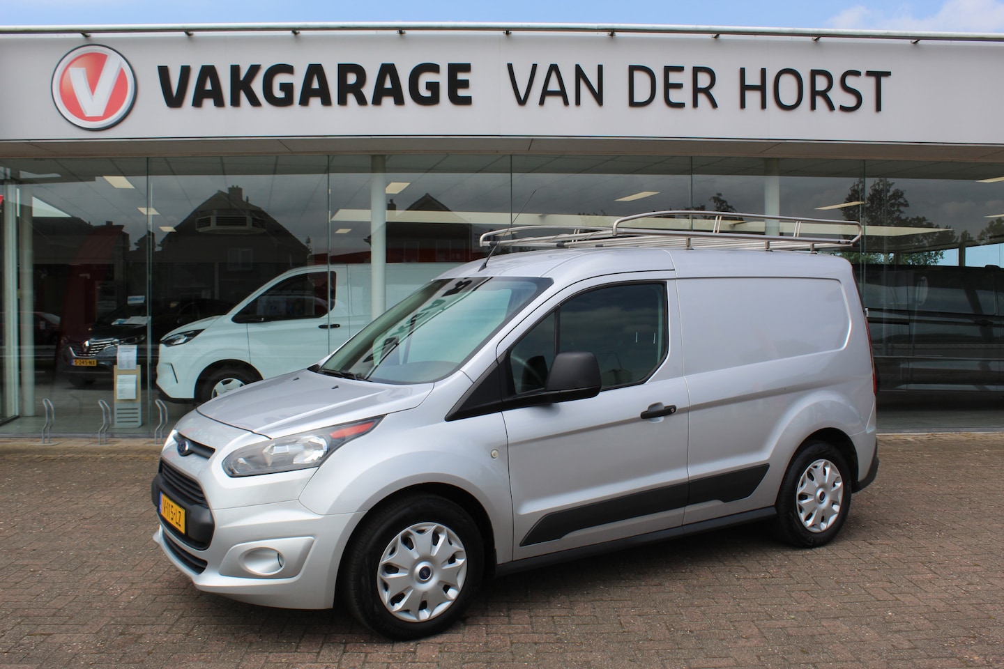 Ford Transit Connect - 1.5 TDCI L1 Trend Airco , Trekhaak , Mistlampen voor , Bluetooth Imperial+ladderrol , Laad - AutoWereld.nl