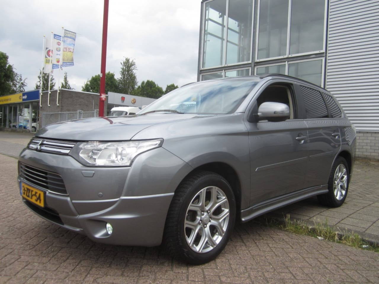 Mitsubishi Outlander - 2.0 PHEV Business Ed - AutoWereld.nl