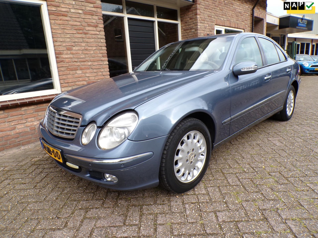 Mercedes-Benz E-klasse - 200 K. Avantgarde Automaat / leder - AutoWereld.nl