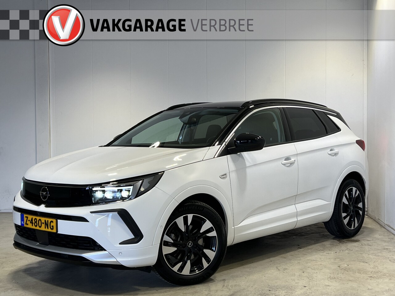 Opel Grandland - 1.2 Turbo Ultimate | Navigatie/Android/Apple Carplay | LM Velgen 19" | Voorstoelen en Stuu - AutoWereld.nl