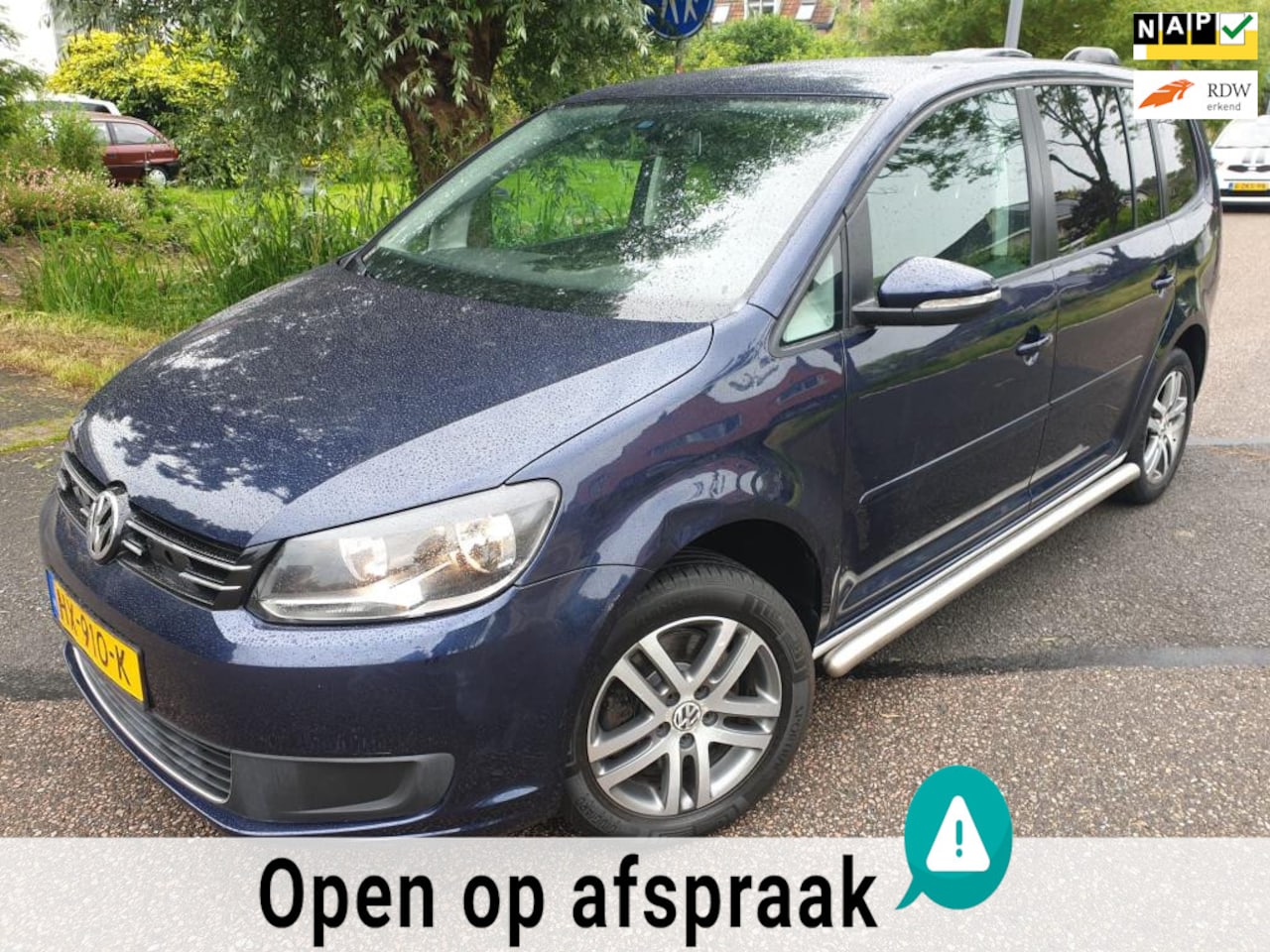 Volkswagen Touran - 2.0 TDI BlueMotion/Automaat/Hondenwagen voorzien van airco - AutoWereld.nl