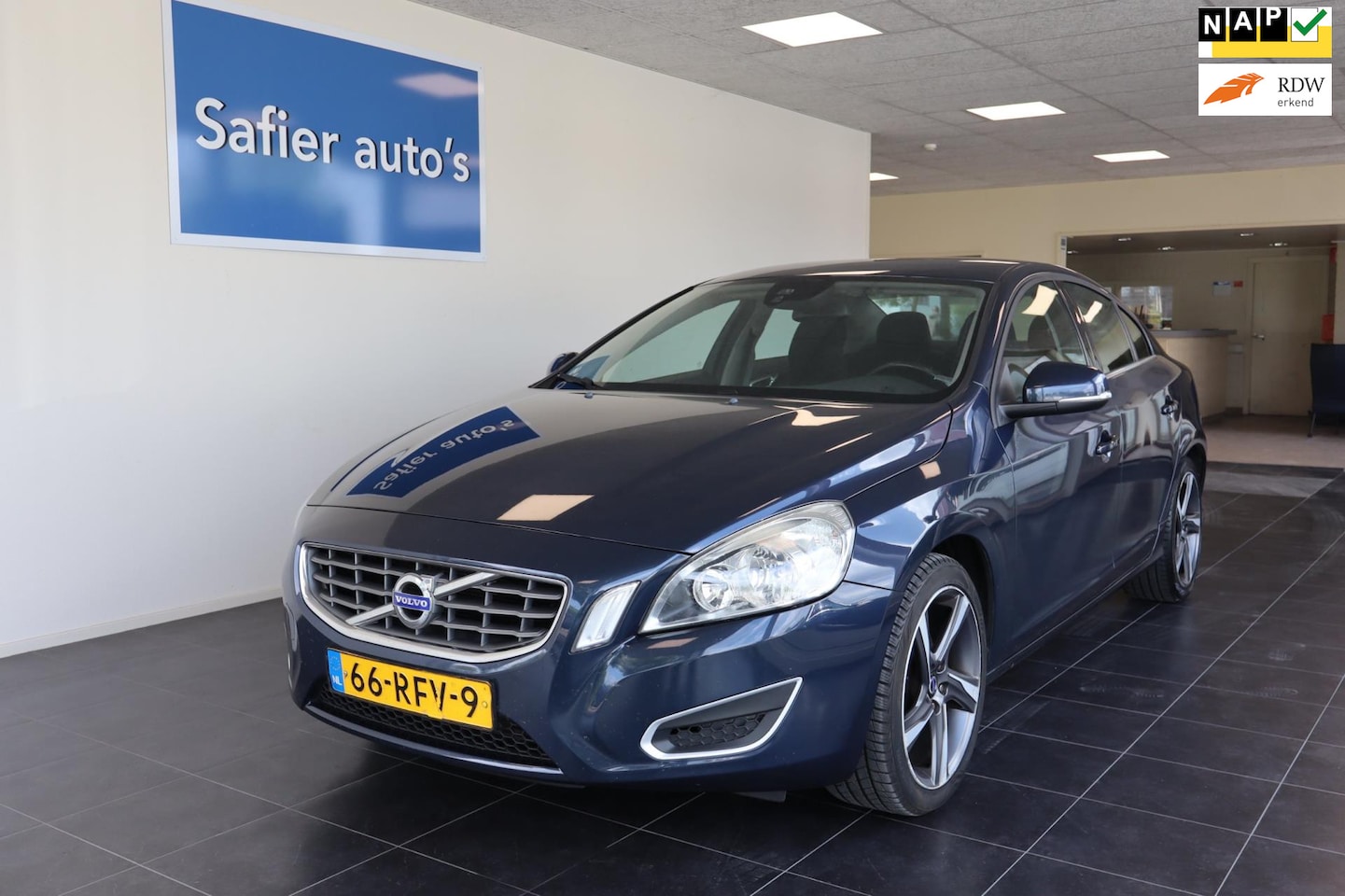 Volvo S60 - 1.6 T4 Kinetic 1.6 T4 Kinetic - AutoWereld.nl