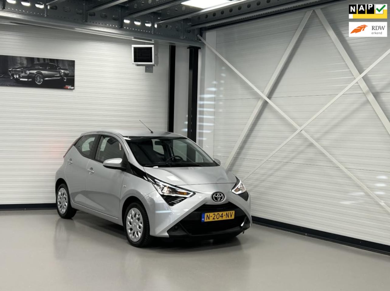 Toyota Aygo X - X-PLAY LIMITED CarPlay/Android/ /Camera/ LED MultiMedia/Touchscreen/ El.ramen/El.spiegels - AutoWereld.nl