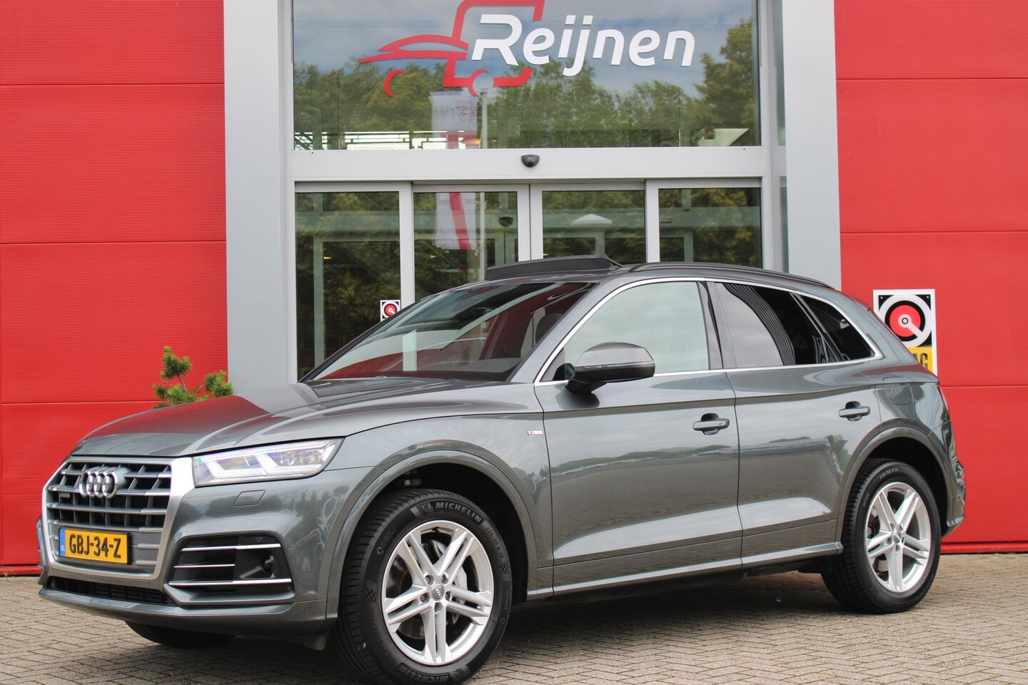 Audi Q5 - 50 TFSI 300PK AUTOMAAT E QUATTRO S LINE | PANORAMISCH SCHUIF/KANTEL DAK | ELEKTRISCHE ACHT - AutoWereld.nl