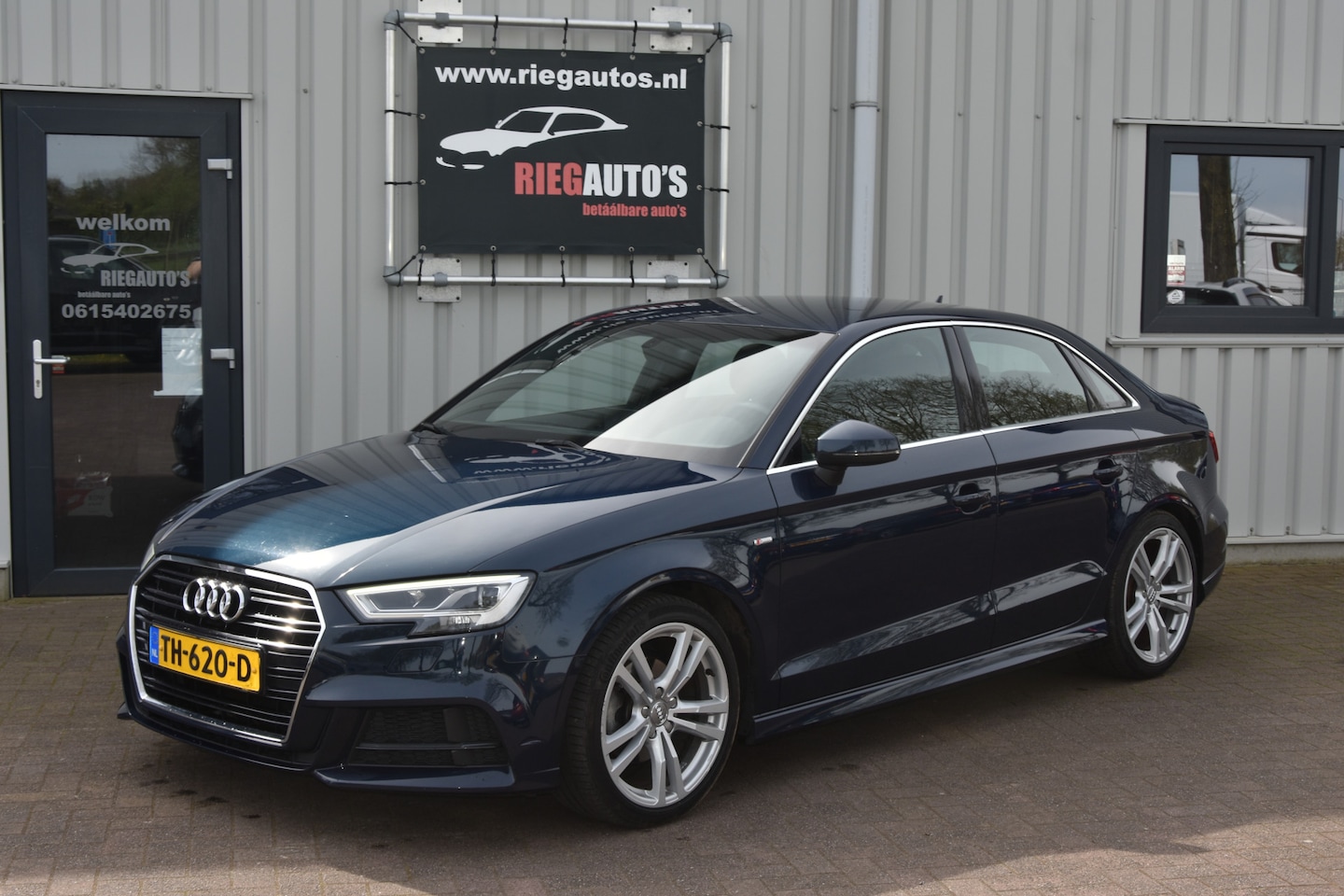 Audi A3 Limousine - 1.5 TFSI CoD Sport S Line Edition 1.5 TFSI CoD Sport S Line Edition - AutoWereld.nl