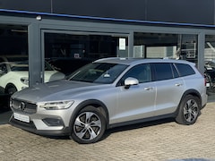 Volvo V60 Cross Country - 2.0 D4 AWD Intro Edition SIDEASSIST/LEDER/CRUISE/STOELVERW/LED/VOL