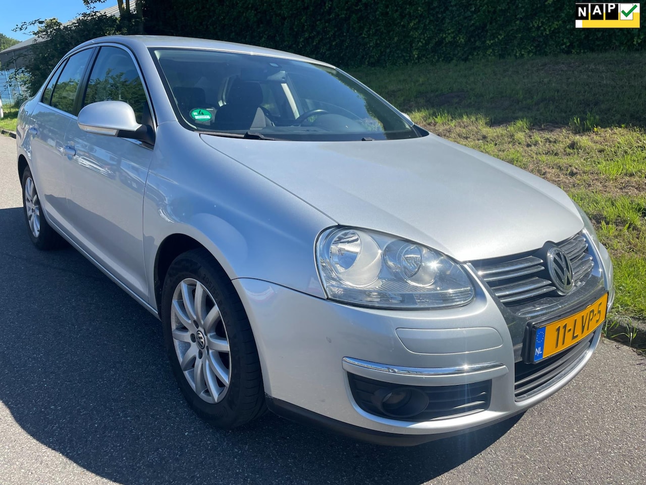 Volkswagen Jetta - 1.4 TSI Comfortline - automaat ! - Clima - Trekhaak - AutoWereld.nl