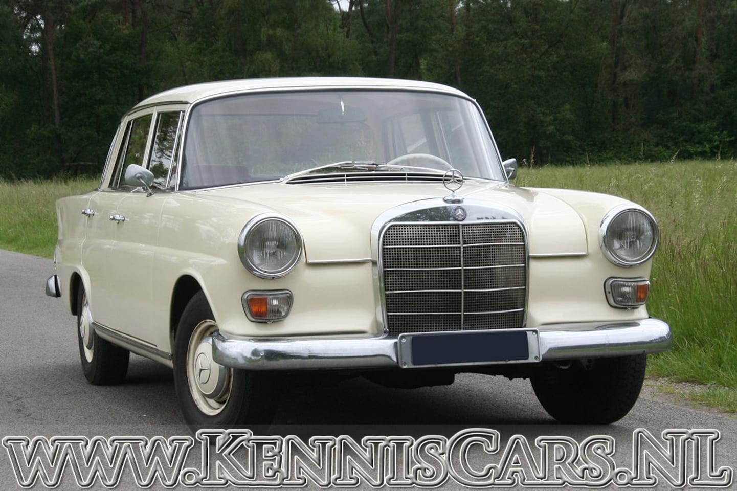 Mercedes-Benz 200-serie - 1967 Heckflosse 111-serie Sedan - AutoWereld.nl