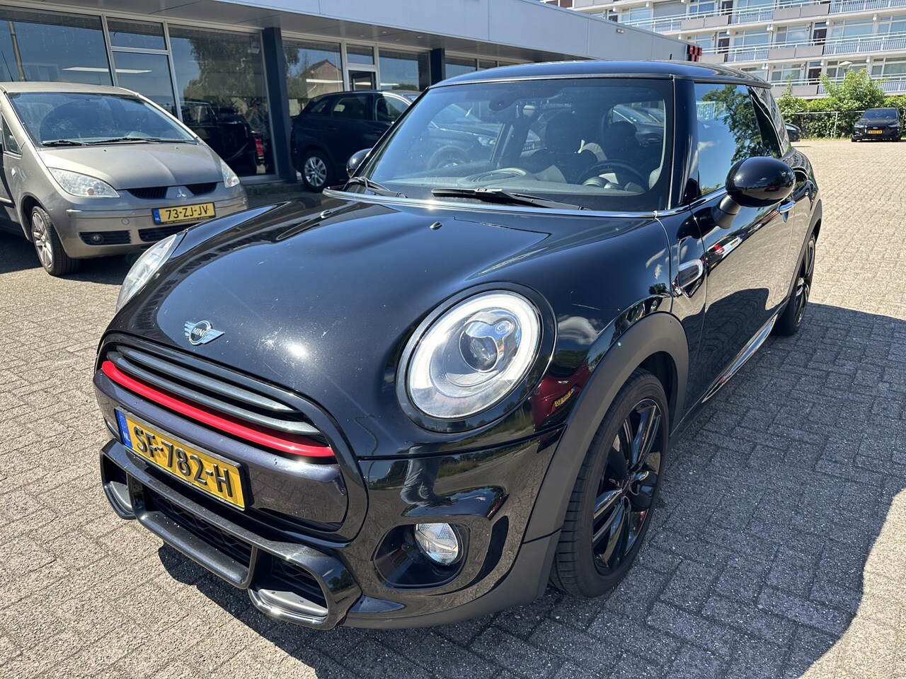 MINI Cooper - Mini 1.5 Chili Serious Business JCW Navi Pano NAP - AutoWereld.nl