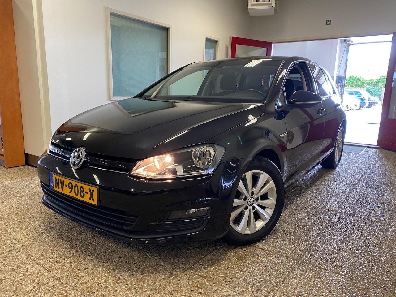 Volkswagen Golf - 1.0 TSI Comfortline NL Auto - AutoWereld.nl