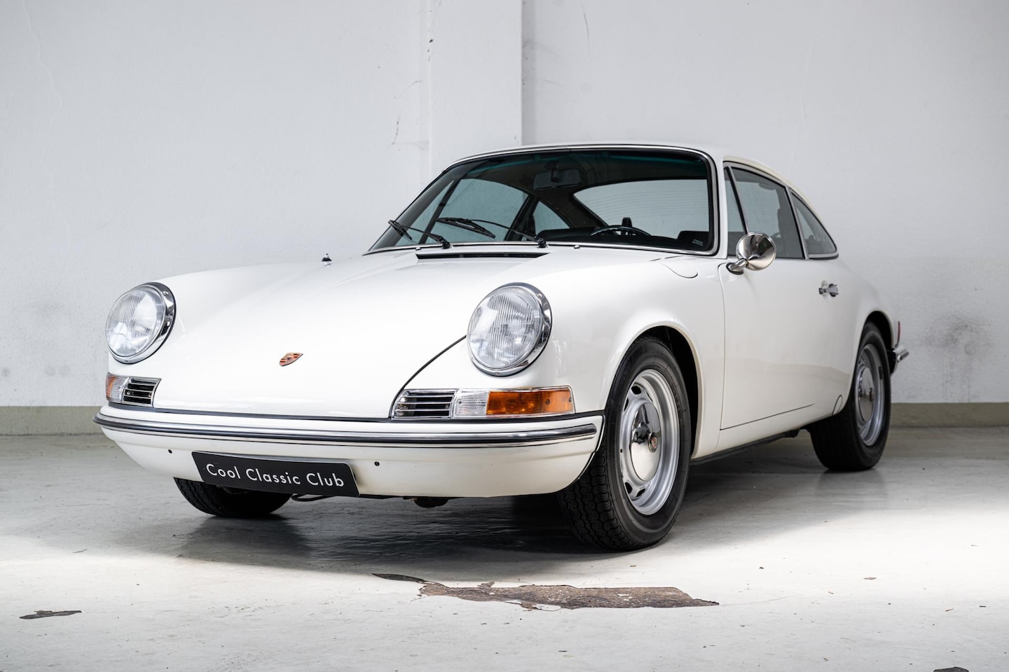 Porsche 911 - T 2.0 LWB - Nut & Bolt Restored - Matching - - AutoWereld.nl