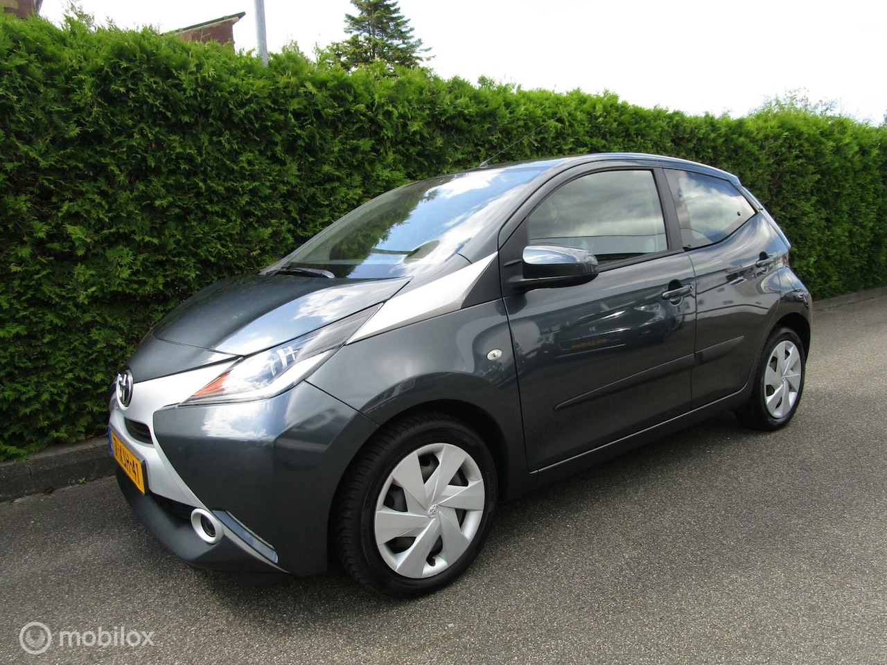 Toyota Aygo - 1.0 VVT-i X-PLAY - 5-DEURS - 73.000 KM - NL-AUTO - AutoWereld.nl