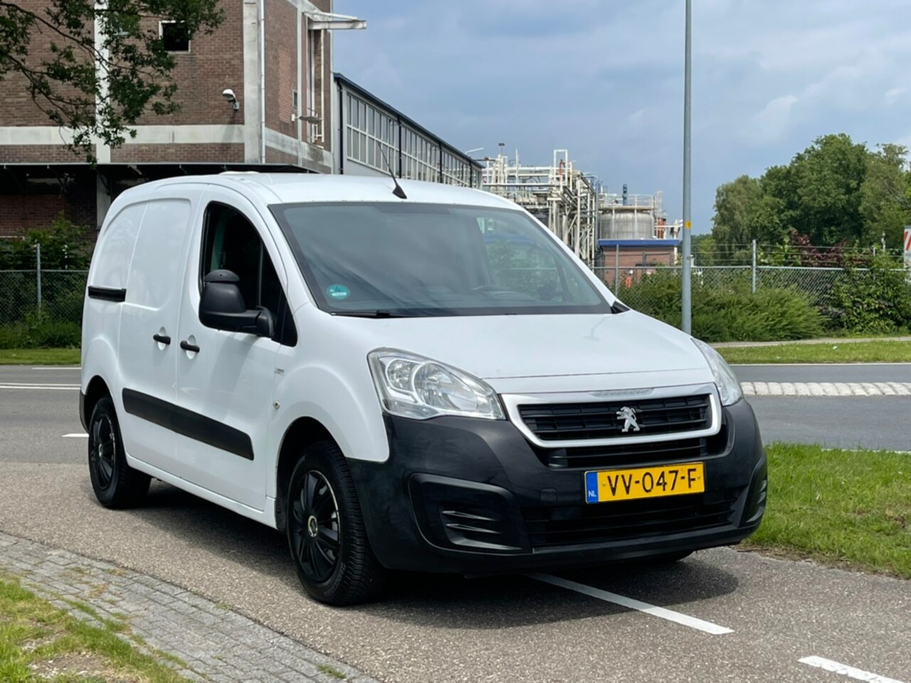 Peugeot Partner - 120 1.6 HDi 75 L1 XR | Airco | Cruise Control | Trekhaak | Navigatie | APK 3-2025! - AutoWereld.nl