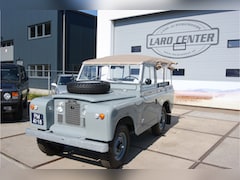 Land Rover 88 - serie 2a softtop nut and bolt restored