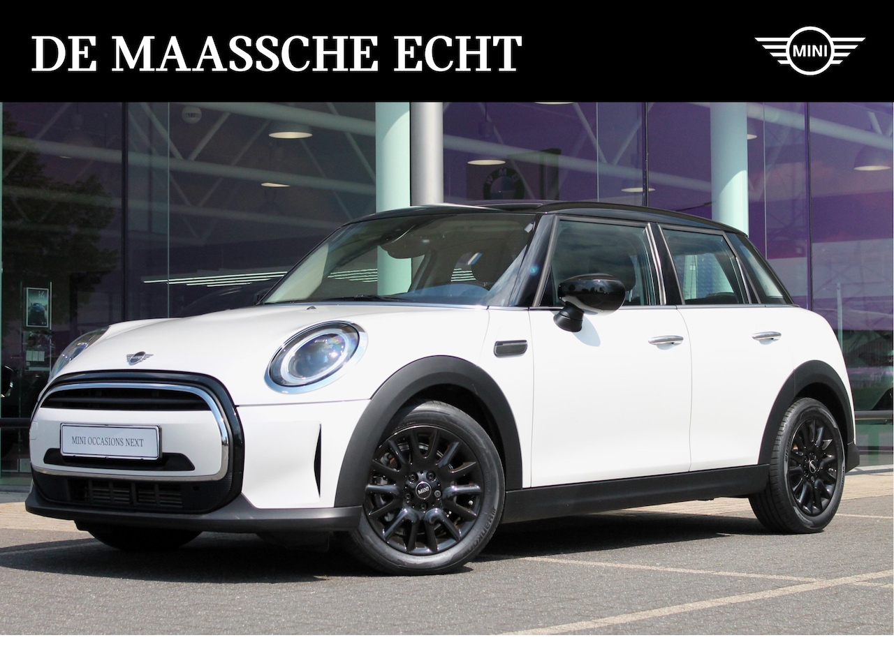 MINI Cooper - Hatchback Classic Automaat / Sportstoelen / Cruise Control / LED / PDC achter / Navigatie - AutoWereld.nl