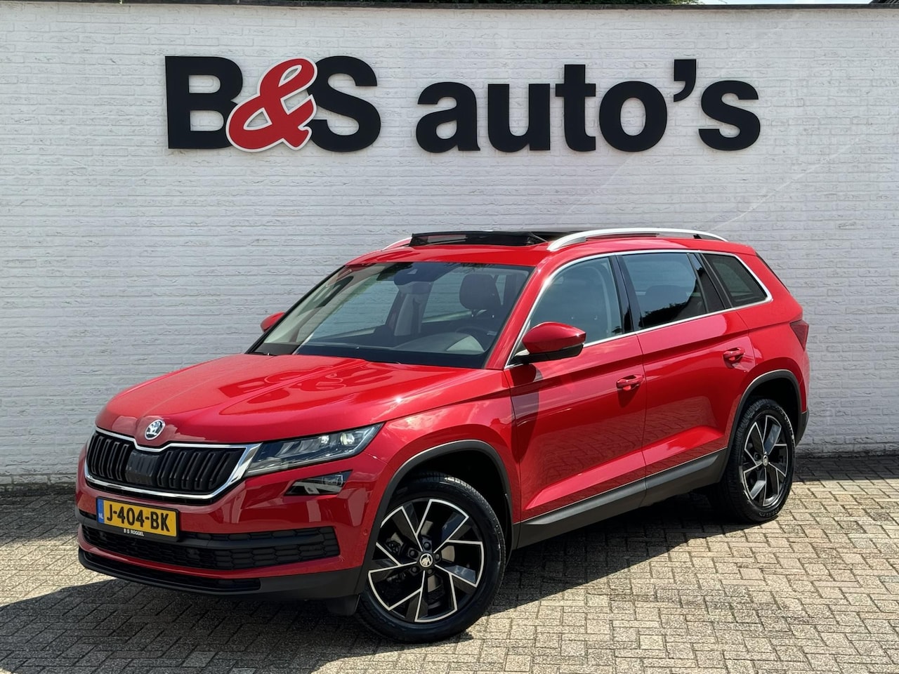 Skoda Kodiaq - 1.5 TSI Business Edition Plus Panoramadak Climate Navigatie ParkAssist Achteruirijcamera - AutoWereld.nl