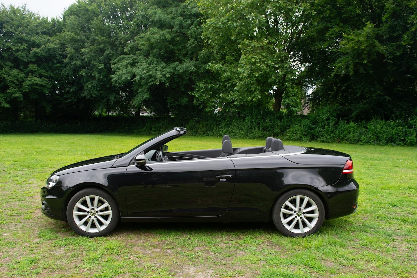 Volkswagen Eos - 1.4 TSI Highline BlueMotion Kleur: Deep Black Pearl - AutoWereld.nl