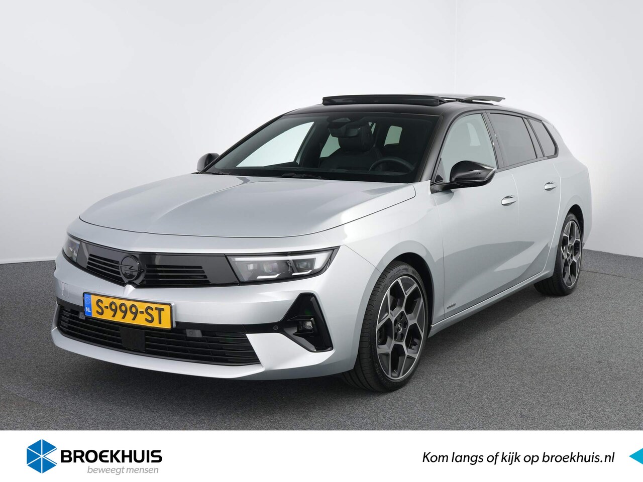 Opel Astra Sports Tourer - 1.2 Level 4 Ultimate | Stoel & Stuurverwarming | AGR- Stoelen | Panoramadak | Trekhaak - AutoWereld.nl