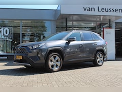 Toyota RAV4 - 2.5 HYBRID AWD DYNAMIC NAVI DODEHOEK DETECTIE EL-ACHTERKLEP KEYLESS 18" LMV CAMERA AD-CRUI