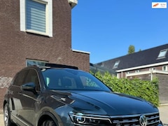 Volkswagen Tiguan - 2.0 TSI 4M DSG Full R-line/Pano/HUD/360/Trekhaak/Leder