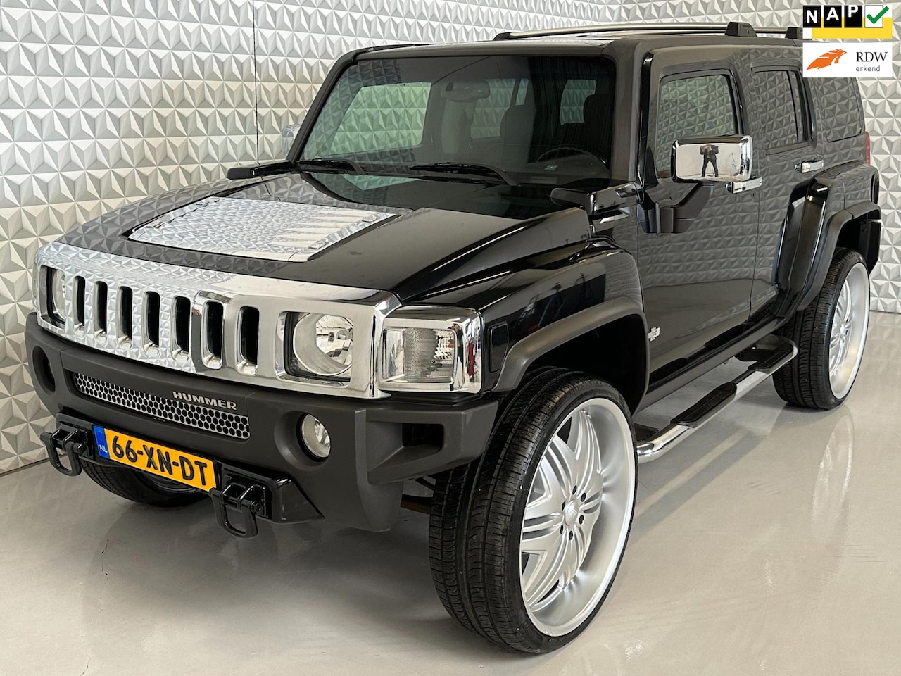 Hummer H3 - 3.7 Luxury Schuifdak + 26' + Navigatie - AutoWereld.nl