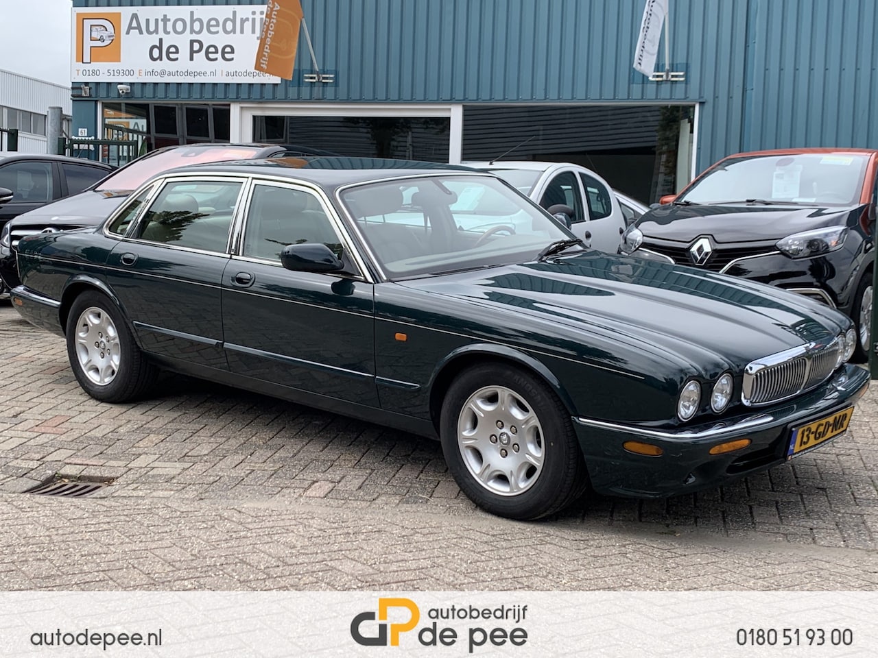 Jaguar XJ - 4.0 V8 Sovereign Automaat GARANTIE/YOUNGTIMER/LEDER/CLIMA/CRUISE rijklaarprijs! - AutoWereld.nl