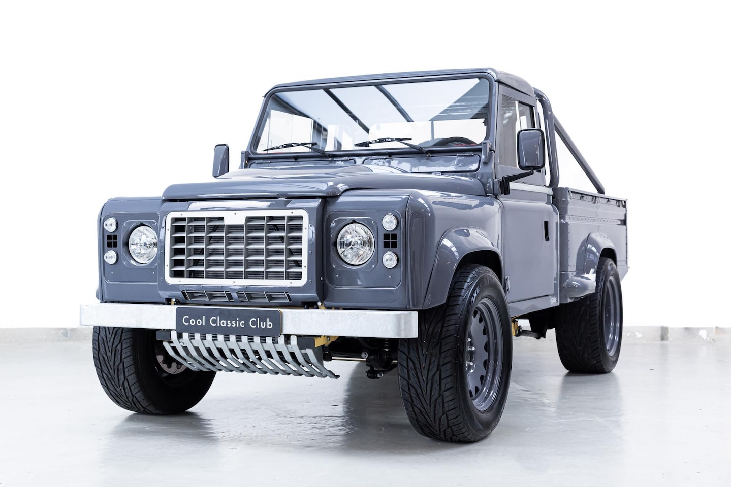 Land Rover Defender - Pick-up Tophat - Fully Handbuilt - Hot Cammed LS3 - AutoWereld.nl