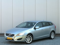 Volvo V60 - T3 Kinetic Navi / Trekhaak / Cruise control