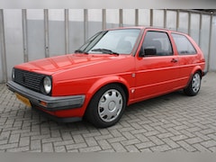 Volkswagen Golf - 1.6 TD