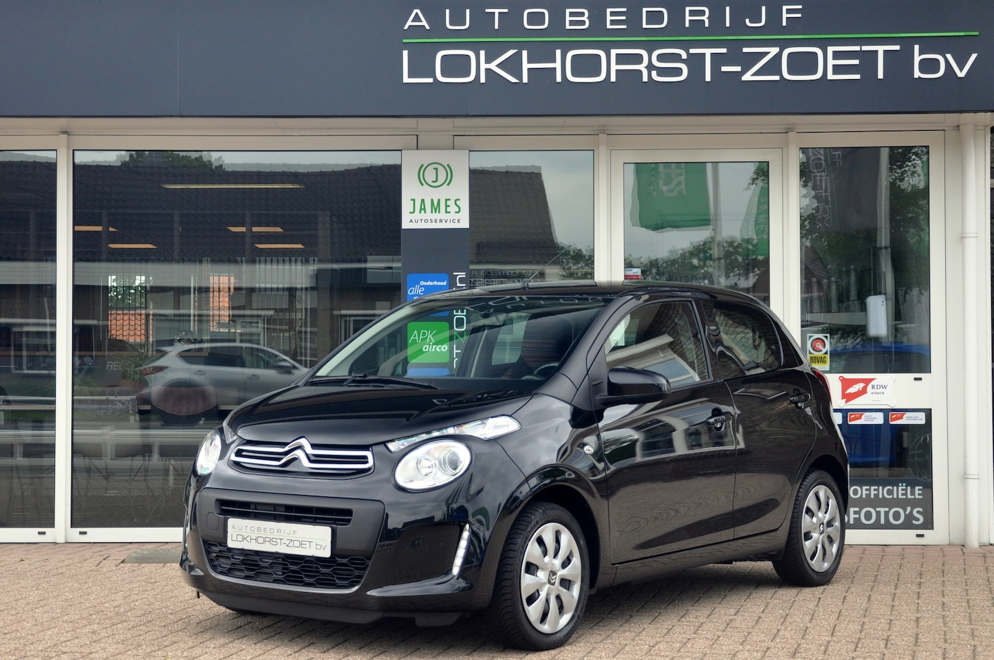 Citroën C1 - 5D 1.0 VTi Feel | Apple Carplay/Android Auto | Camera | All season banden - AutoWereld.nl